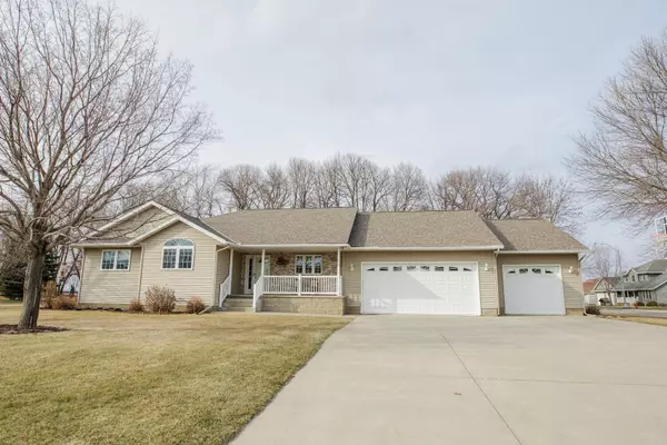 407 8th ST NW, Melrose, MN 56352