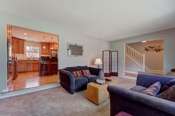 Minnetonka, MN 55305,2904 Stratton CIR