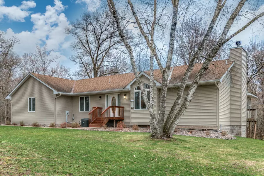 292 Arbor Hills DR, Saint Joseph Twp, WI 54082