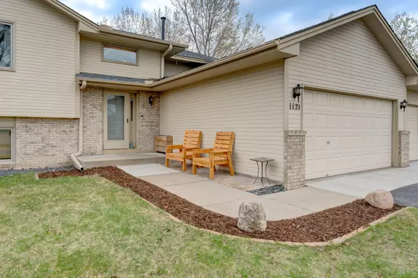 Chanhassen, MN 55317,1121 Lake Susan DR