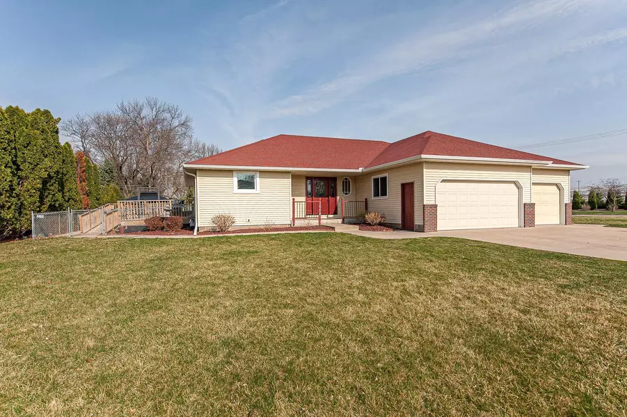 1002 W Irving ST, Lake City, MN 55041