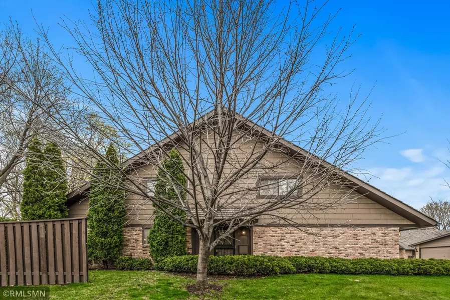 17870 Tioga TRL, Minnetonka, MN 55391