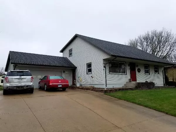 Wells, MN 56097,802 Circle DR