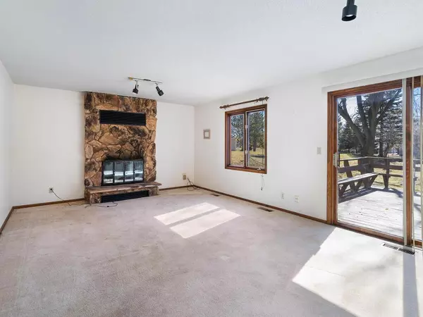 Eden Prairie, MN 55344,8843 Darnel RD