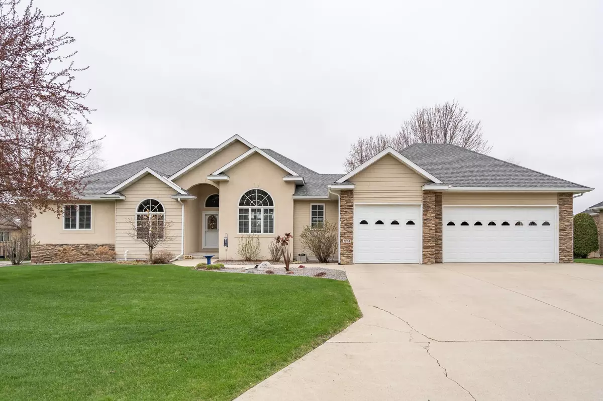 Owatonna, MN 55060,1854 Creekside DR NE