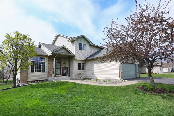 17738 Fortune TRL, Lakeville, MN 55024