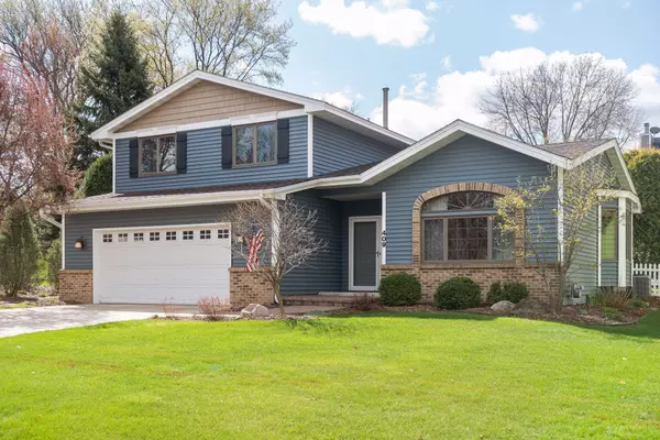 Burnsville, MN 55306,409 Interlachen LN