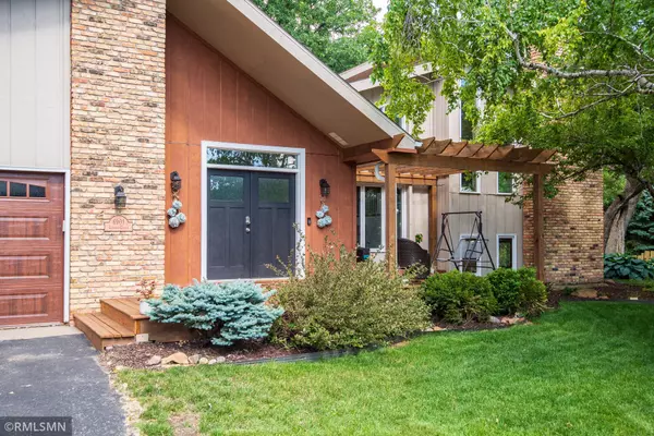 Edina, MN 55439,6901 Gleason CIR