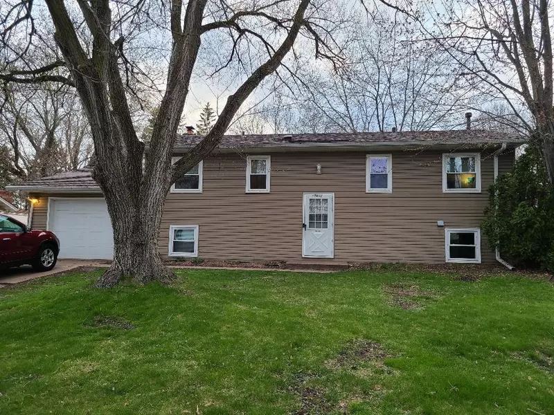 10432 Arrowhead ST NW, Coon Rapids, MN 55433