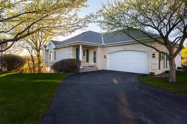 Apple Valley, MN 55124,13365 Hummingbird LN