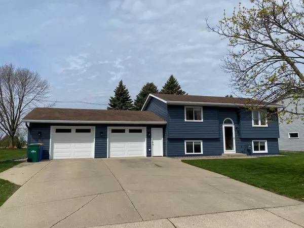 Owatonna, MN 55060,404 Kim LN