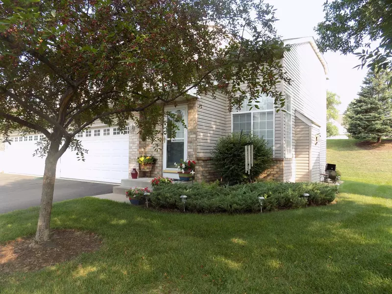 849 Summer Pines CIR, Hudson, WI 54016