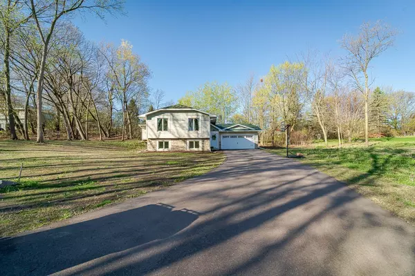 Prior Lake, MN 55372,14150 Rolling Oaks CIR NE