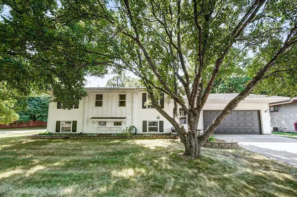 Apple Valley, MN 55124,7438 Upper 139th ST W