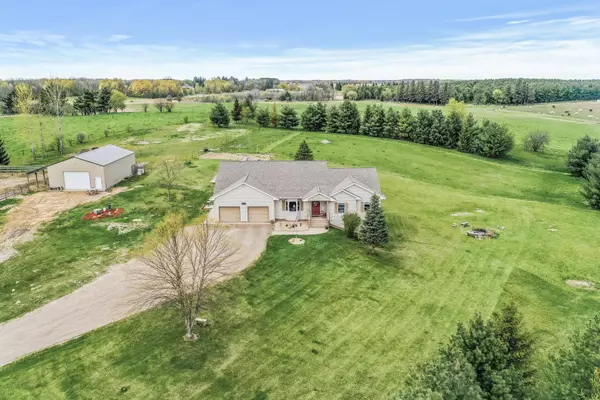 Stanchfield, MN 55080,901 397th AVE NW