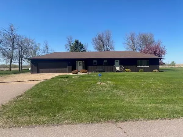 49238 County Road 13, Windom, MN 56101