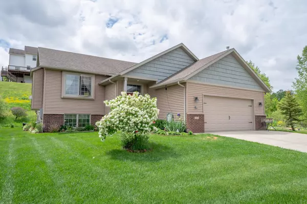 Rochester, MN 55904,252 Forest Knoll PL SE