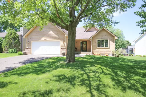 17425 Goldenview AVE, Lakeville, MN 55044