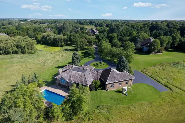 2725 Cabaline TRL, Medina, MN 55340