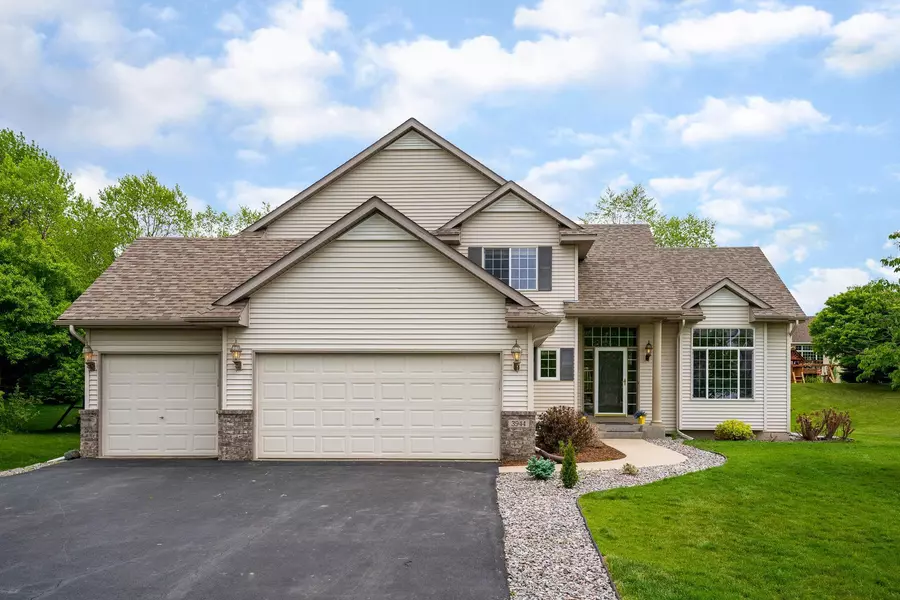 3944 Landings DR, Minnetrista, MN 55375