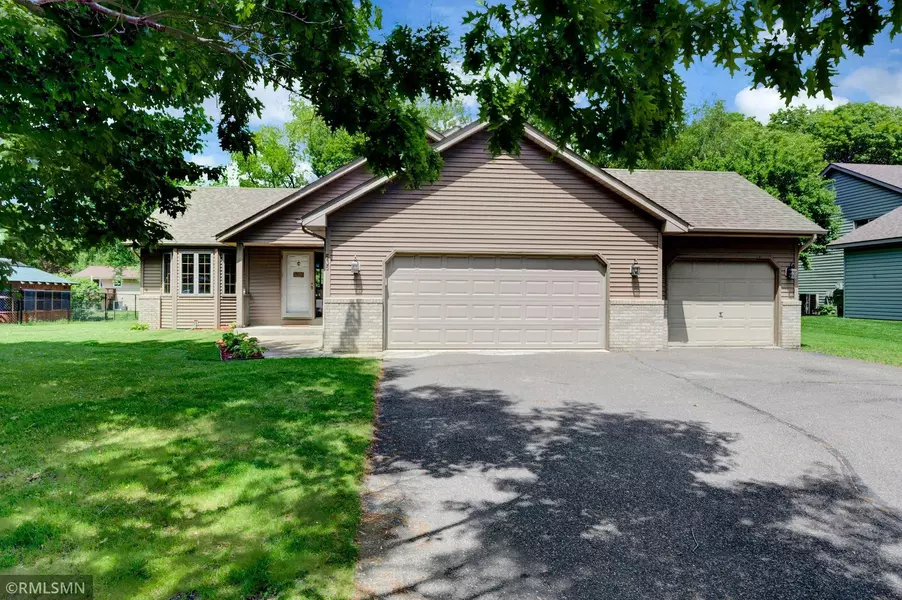 535 Hawthorn RD, Lino Lakes, MN 55014