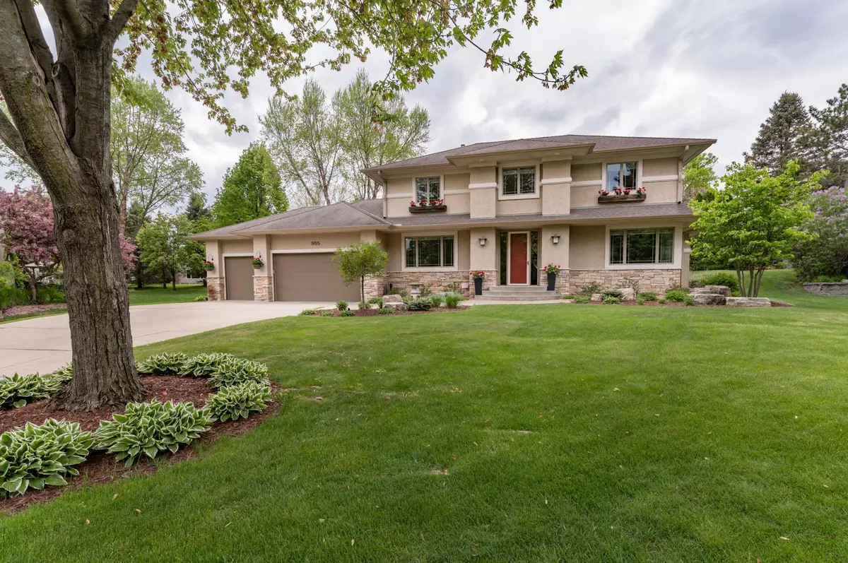 Mahtomedi, MN 55115,955 Sprucewood CT