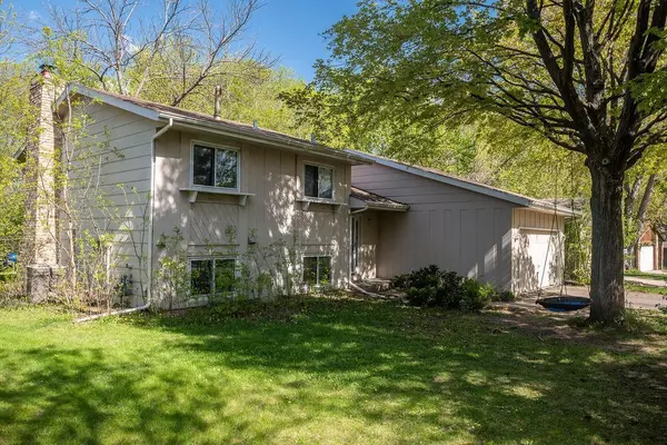 Eden Prairie, MN 55347,8441 Hiawatha AVE