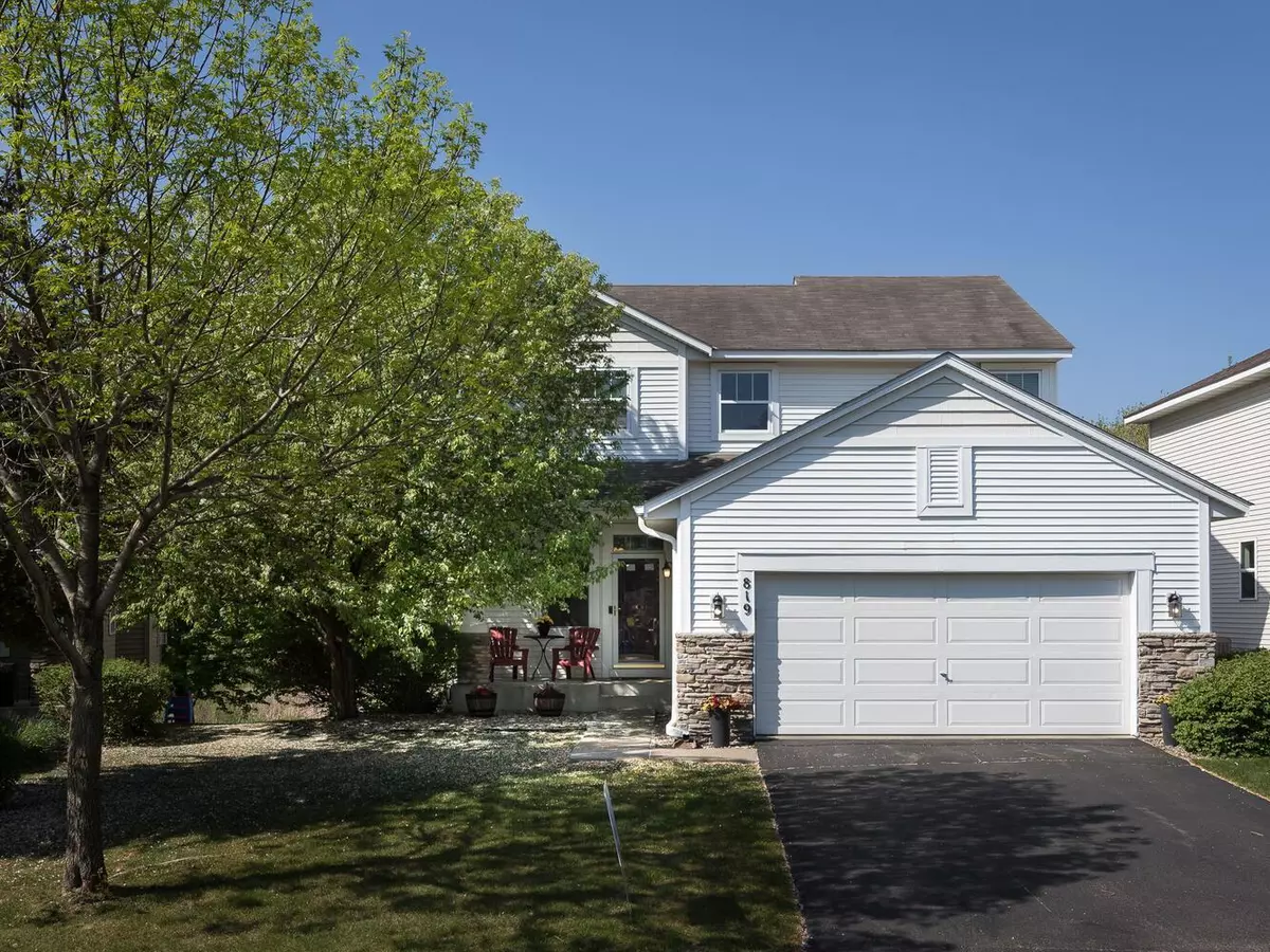 Chaska, MN 55318,819 Newberry LN