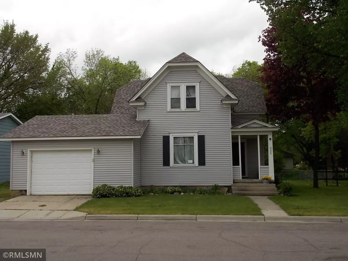 Lester Prairie, MN 55354,225 Hickory ST S