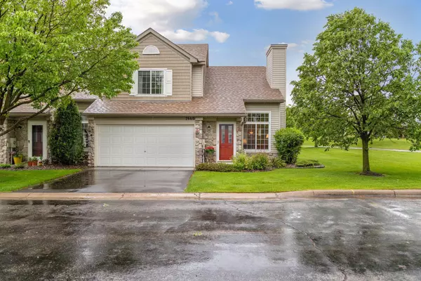 7660 Coneflower Curve N, Chanhassen, MN 55317