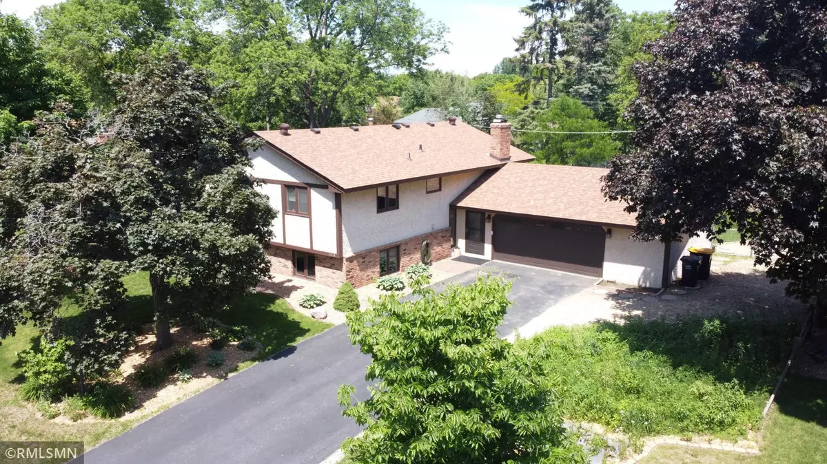 Burnsville, MN 55337,1004 Leisure LN