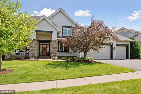 2565 Arrowhead LN, Chanhassen, MN 55317