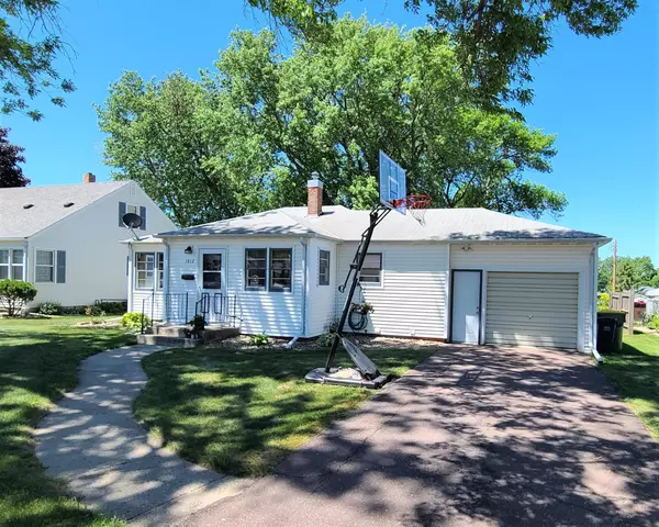 Pipestone, MN 56164,1012 4th AVE SW