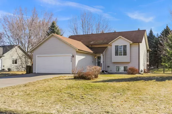 9428 Minnesota LN N, Maple Grove, MN 55369