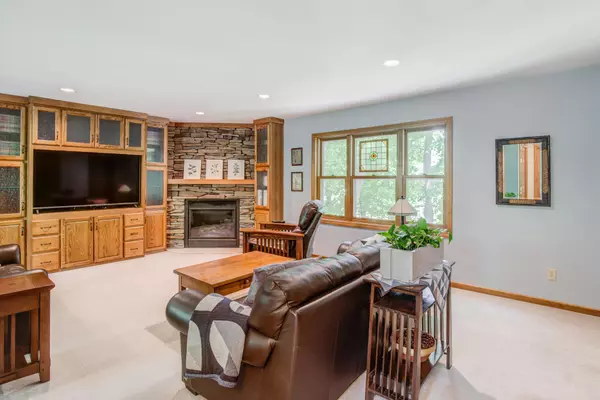 Minnetonka, MN 55305,12101 Glendale LN