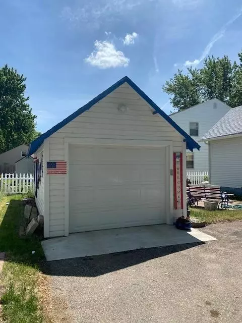 Windom, MN 56101,448 14th ST