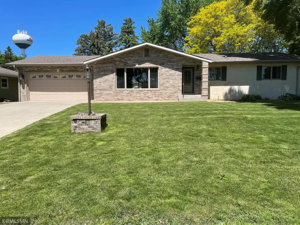 Waconia, MN 55387,332 W 4th ST