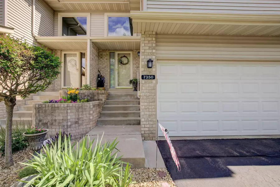 7350 Bolton WAY #11, Inver Grove Heights, MN 55076