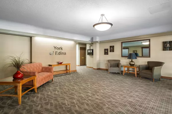 Edina, MN 55435,6450 York AVE S #213