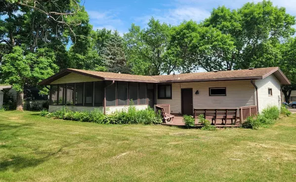 Cannon Falls, MN 55009,107 Village AVE