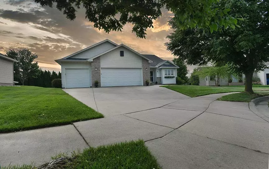 1829 Southwood TRL, Saint Cloud, MN 56301