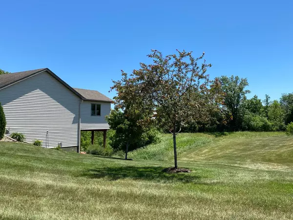 Kenyon, MN 55946,307 Skogen LN