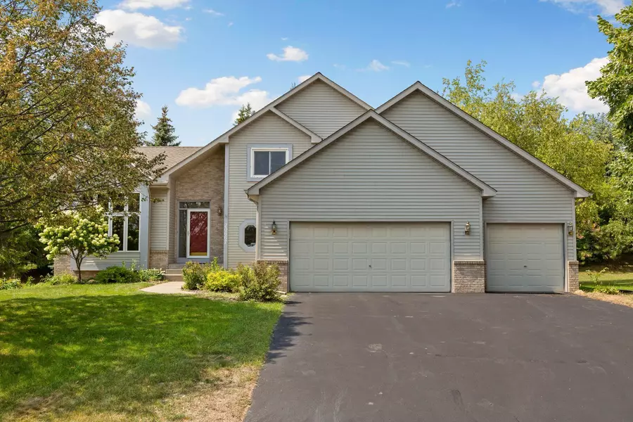 20667 Jasmine PATH, Lakeville, MN 55044