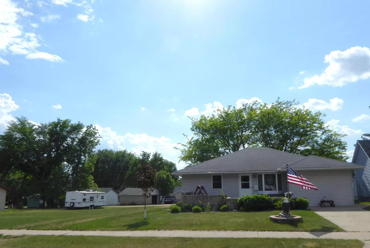 Windom, MN 56101,668 Drake