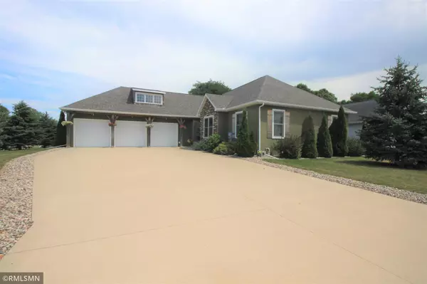 10 Otter CT, North Mankato, MN 56003