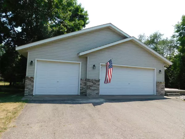 Waite Park, MN 56387,724 Popplewood Ct