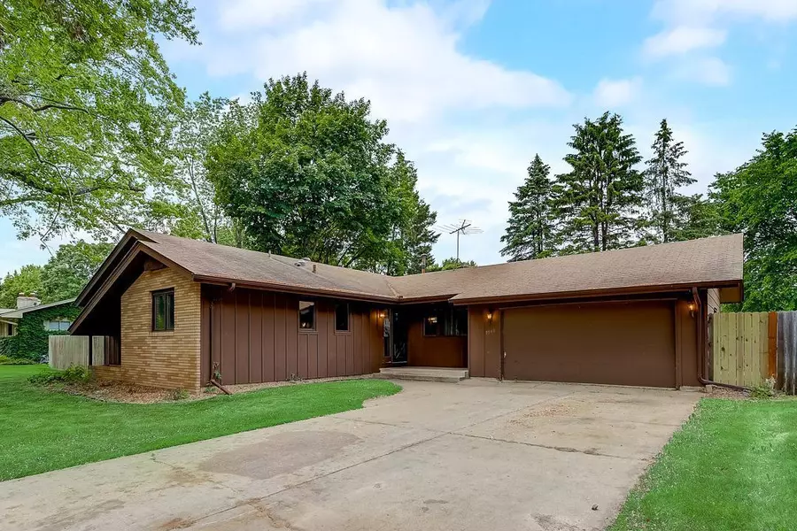 7840 Florida CIR N, Brooklyn Park, MN 55445