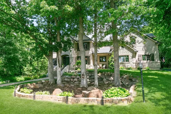 19351 Towering Oaks TRL, Prior Lake, MN 55372