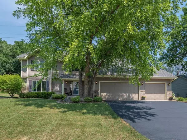 Eden Prairie, MN 55346,6521 Promontory DR