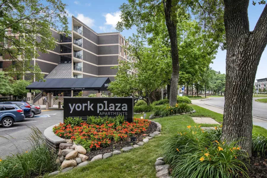 7200 York AVE S #108, Edina, MN 55435